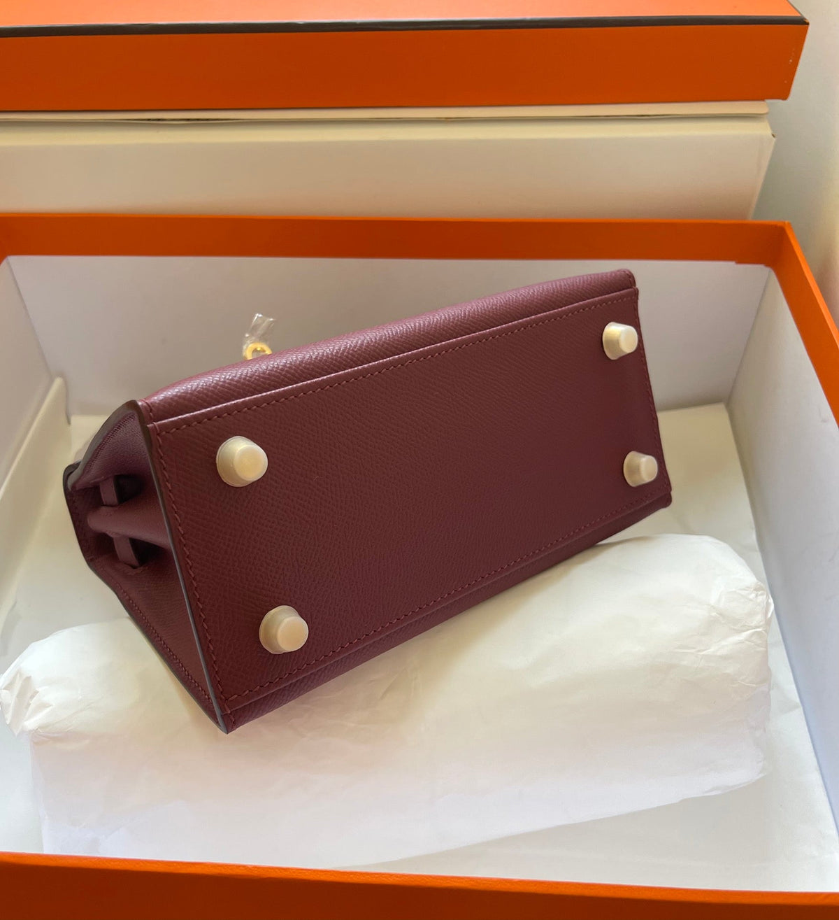 HN MINI 20 BAG IN GARNET RED WITH GOLD HARDWARE