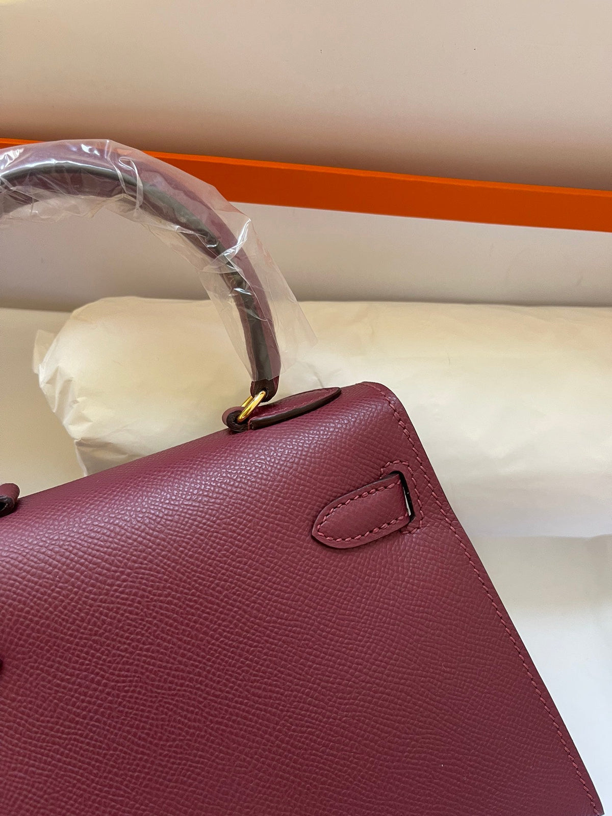 HN MINI 20 BAG IN GARNET RED WITH GOLD HARDWARE
