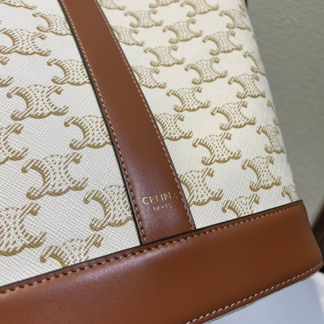 BUCKET 30 IN WHITE TRIOMPHE CANVAS AND RED BROWN CALFSKIN TRIM