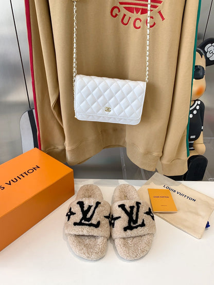 LV WOMEN'S PASEO FLAT SLIPPER IN TAN BROWN FLEECE WITH BLACK LOGO