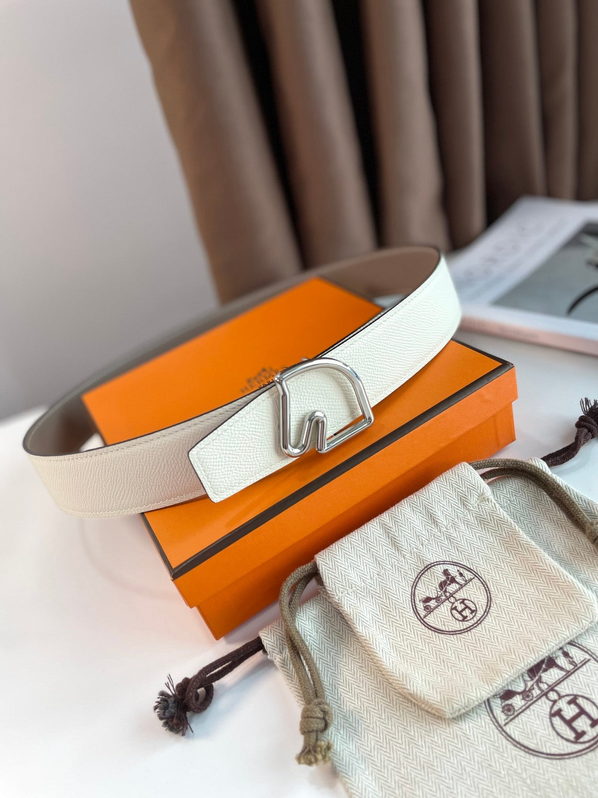 BOUCLE BELT BUCKLE & REVERSIBLE KHAKI BROWN AND WHITE LEATHER STRAP 38MM SILVER HARDWARE
