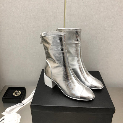BLOCK HEEL ANKLE BOOTS IN SILVER CALFSKIN