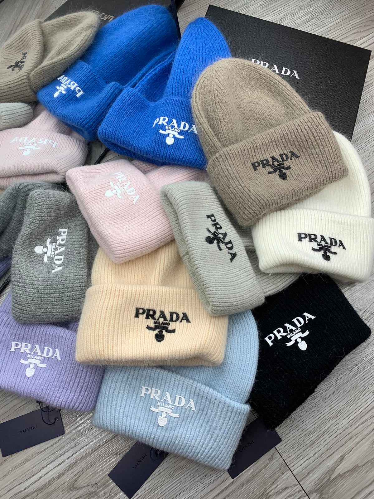 BEANIE HAT IN BLACK WOOL 108753