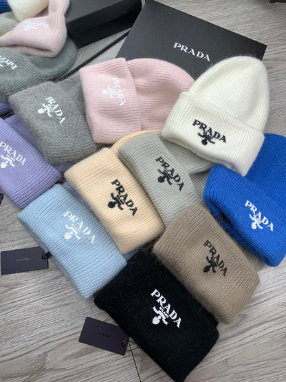 BEANIE HAT IN COBALT BLUE WOOL 108752