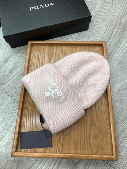 BEANIE HAT IN SOLF PINK WOOL 108751