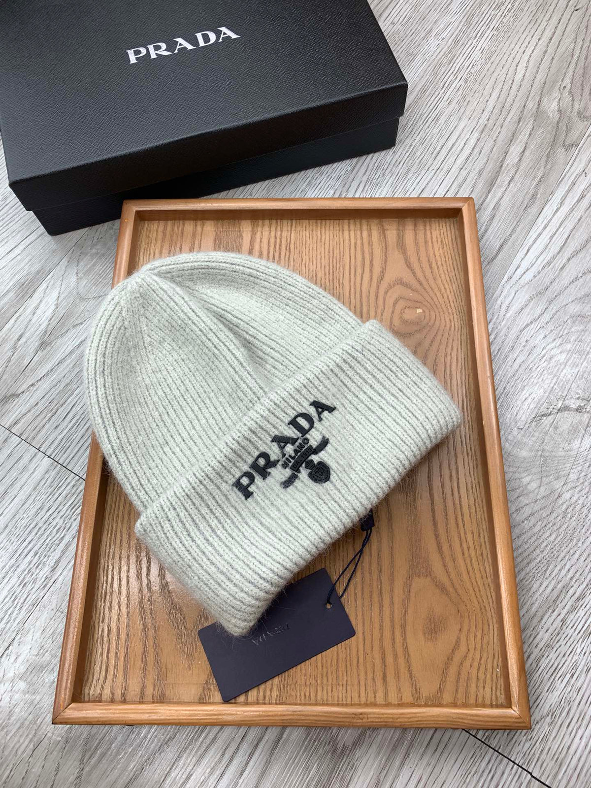 BEANIE HAT IN PALE GRAY WOOL 108746
