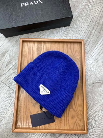 BEANIIE HAT IN AZURE BLUE WOOL 335033