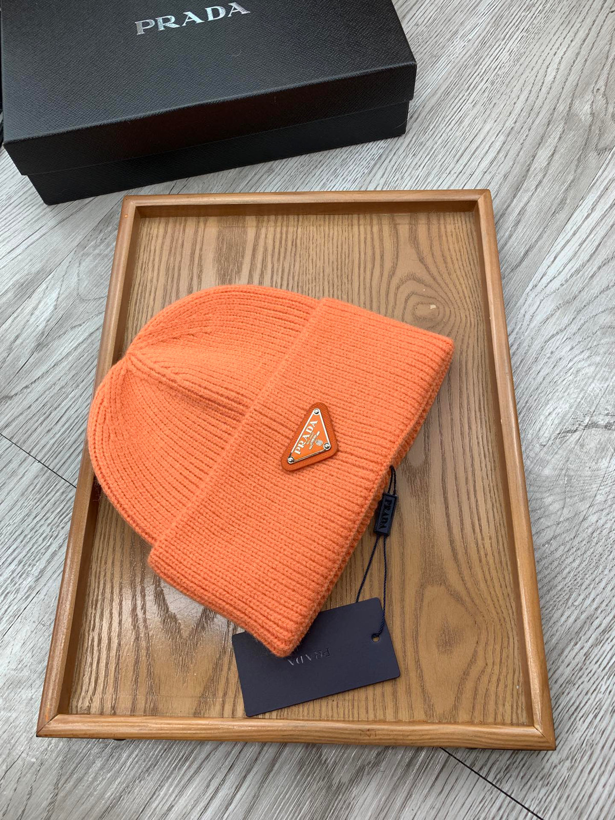 BEANIIE HAT IN CARROT ORANGE WOOL 335036