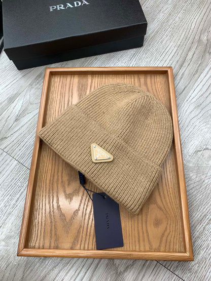 BEANIIE HAT IN CAMEL BROWN WOOL 335038