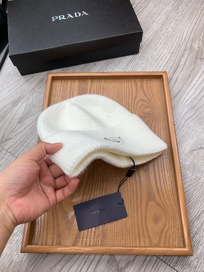 BEANIIE HAT IN WHITE WOOL 335040