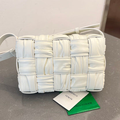 CASSETTE 28 IN WHITE SOFT LAMBSKIN