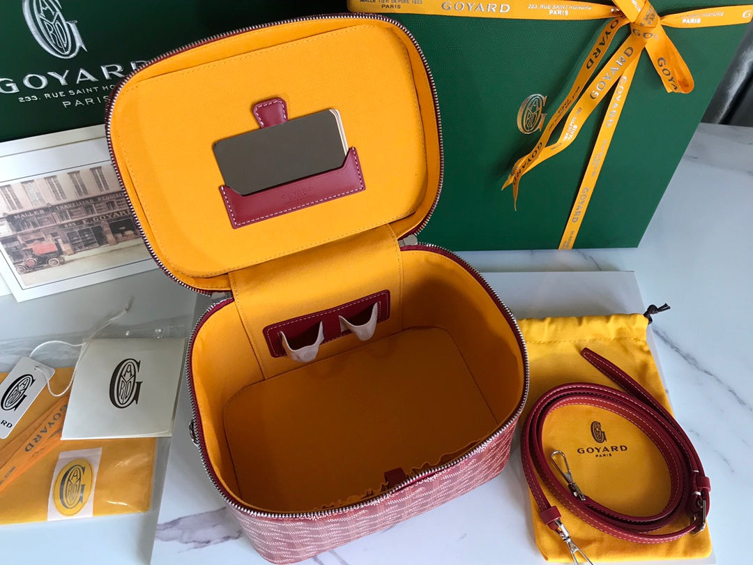 MUSE VANITY CASE 20 IN CLASSIC RED GOYARDINE CANVAS