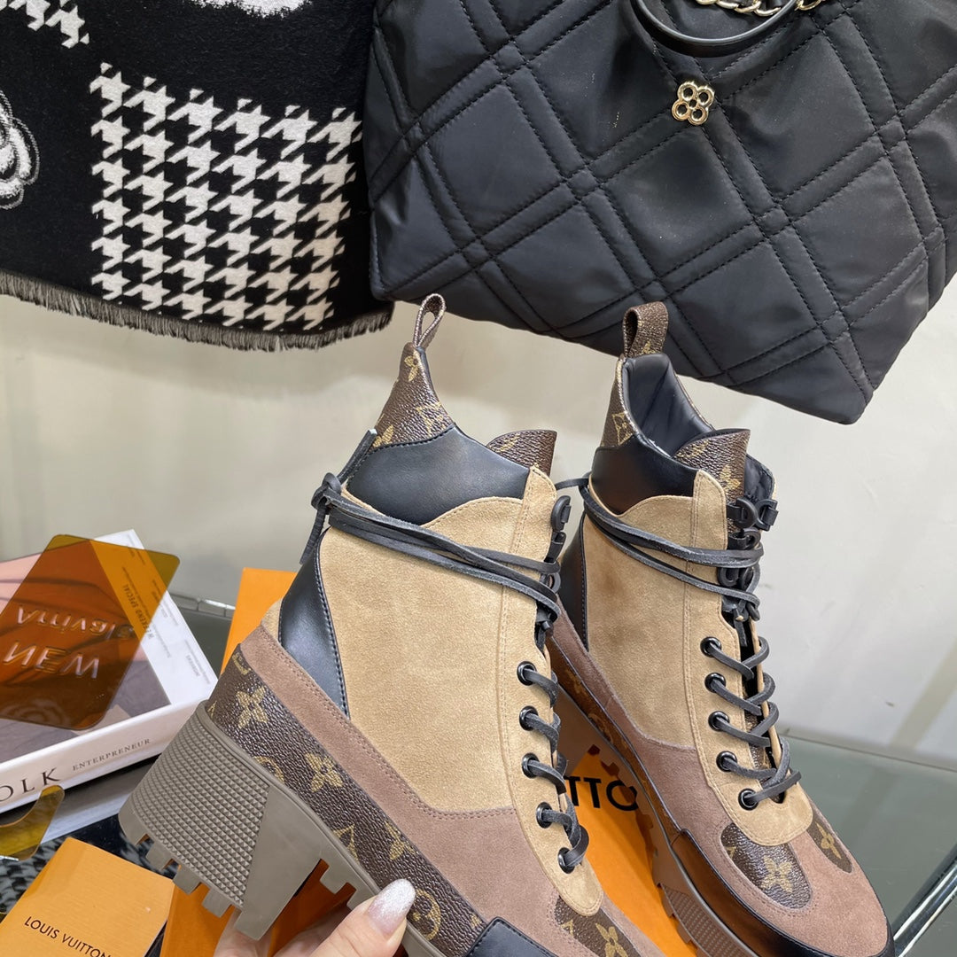 LAUREATE PLATFORM BOOTS IN CAMEL BROWN SUEDE AND CALFSKIN