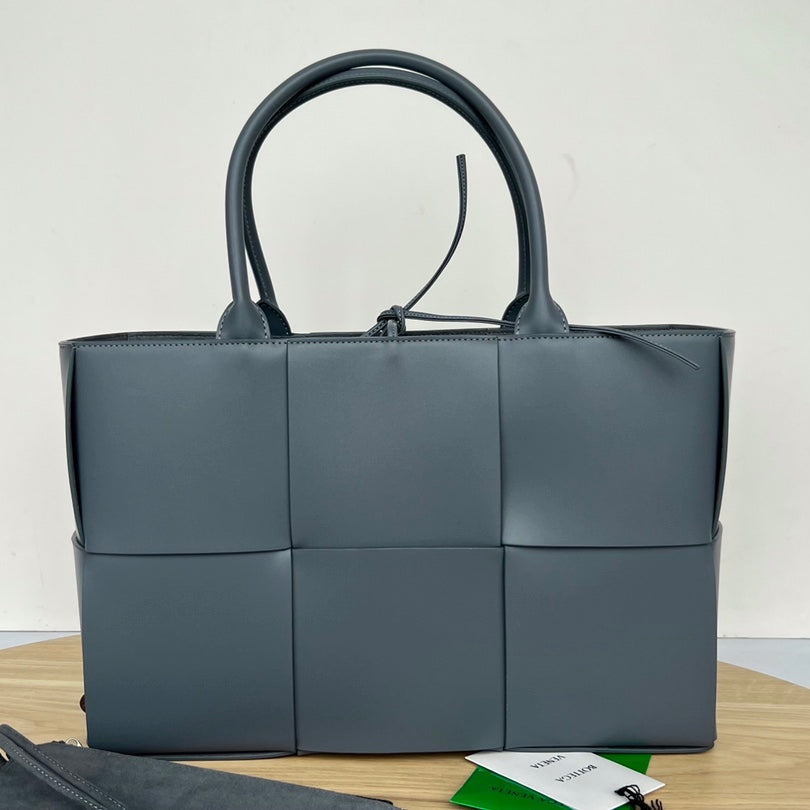 ARCO TOTE 36 IN TROUT GRAY CALFSKIN