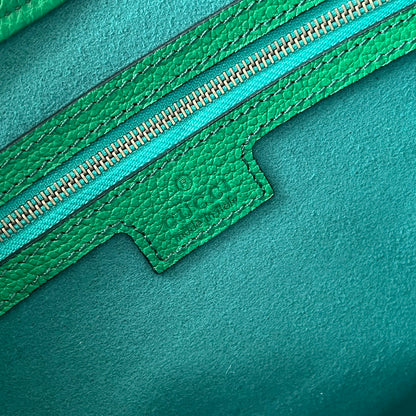 MEDIUM SHOULDER BAG 39 IN GREEN CALFSKIN GOLD HARDWARE