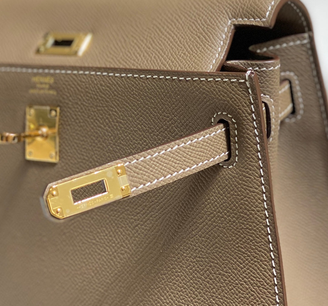 HN 25 bag in Etoupe Epsom leather with gold hardware