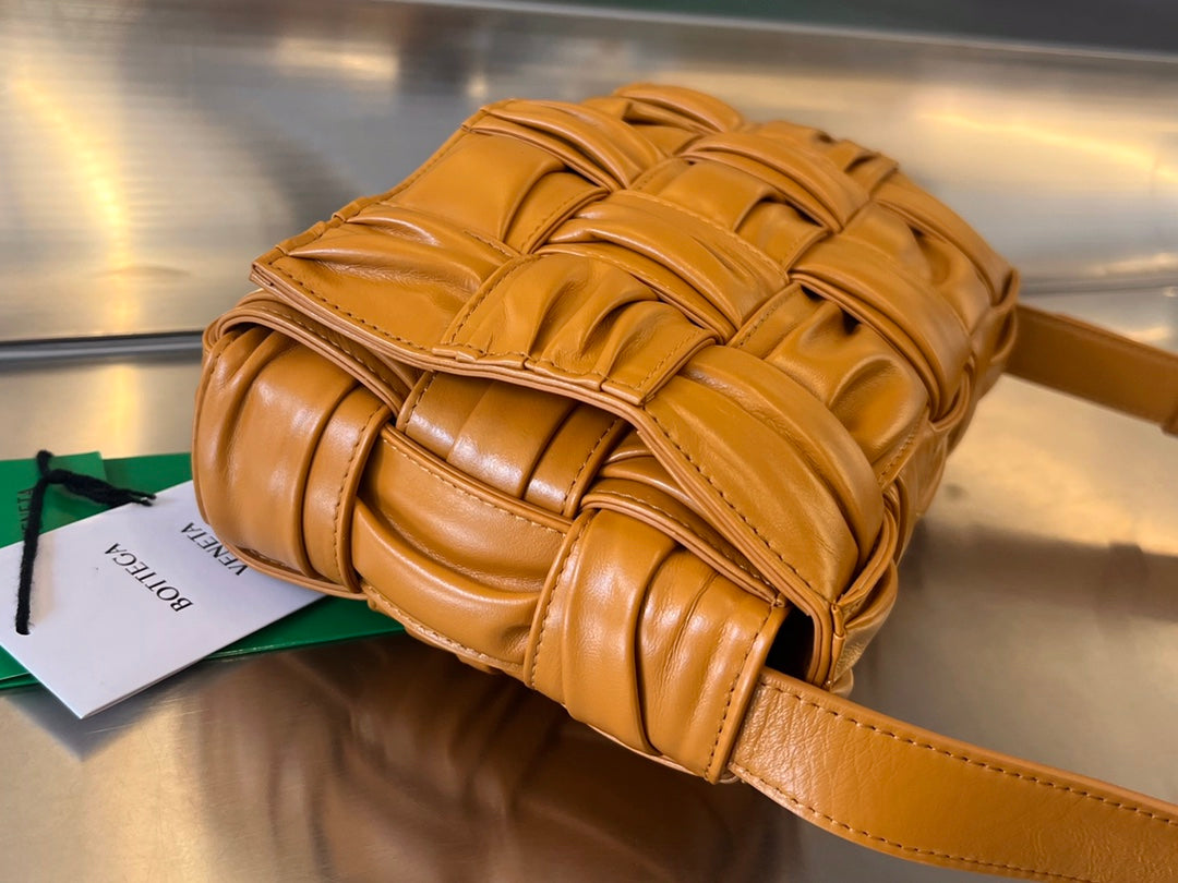 CASSETTE 28 IN SANDSTONE ORANGE SOFT LAMBSKIN