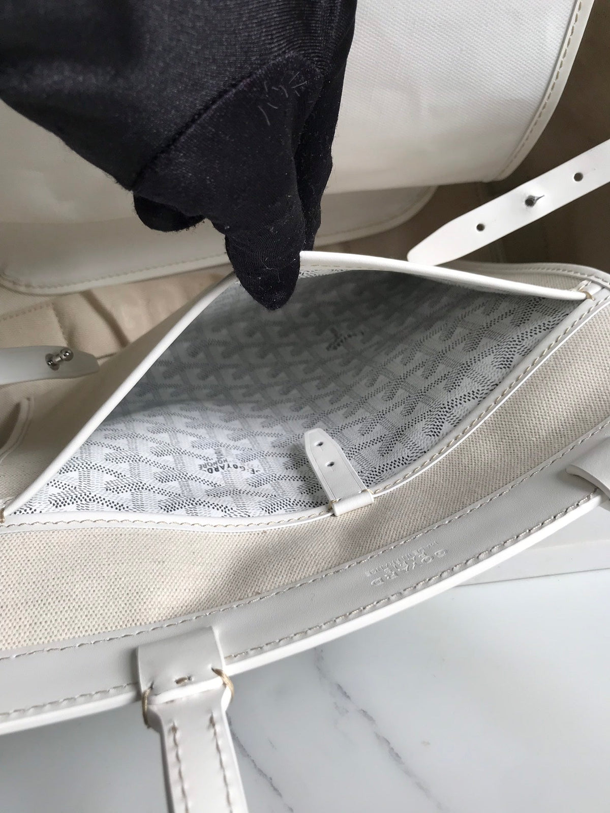 BELLECHASSE BIAUDE PM BAG 36 IN WHITE GOYARDINE CANVAS AND CALFSKIN TRIM