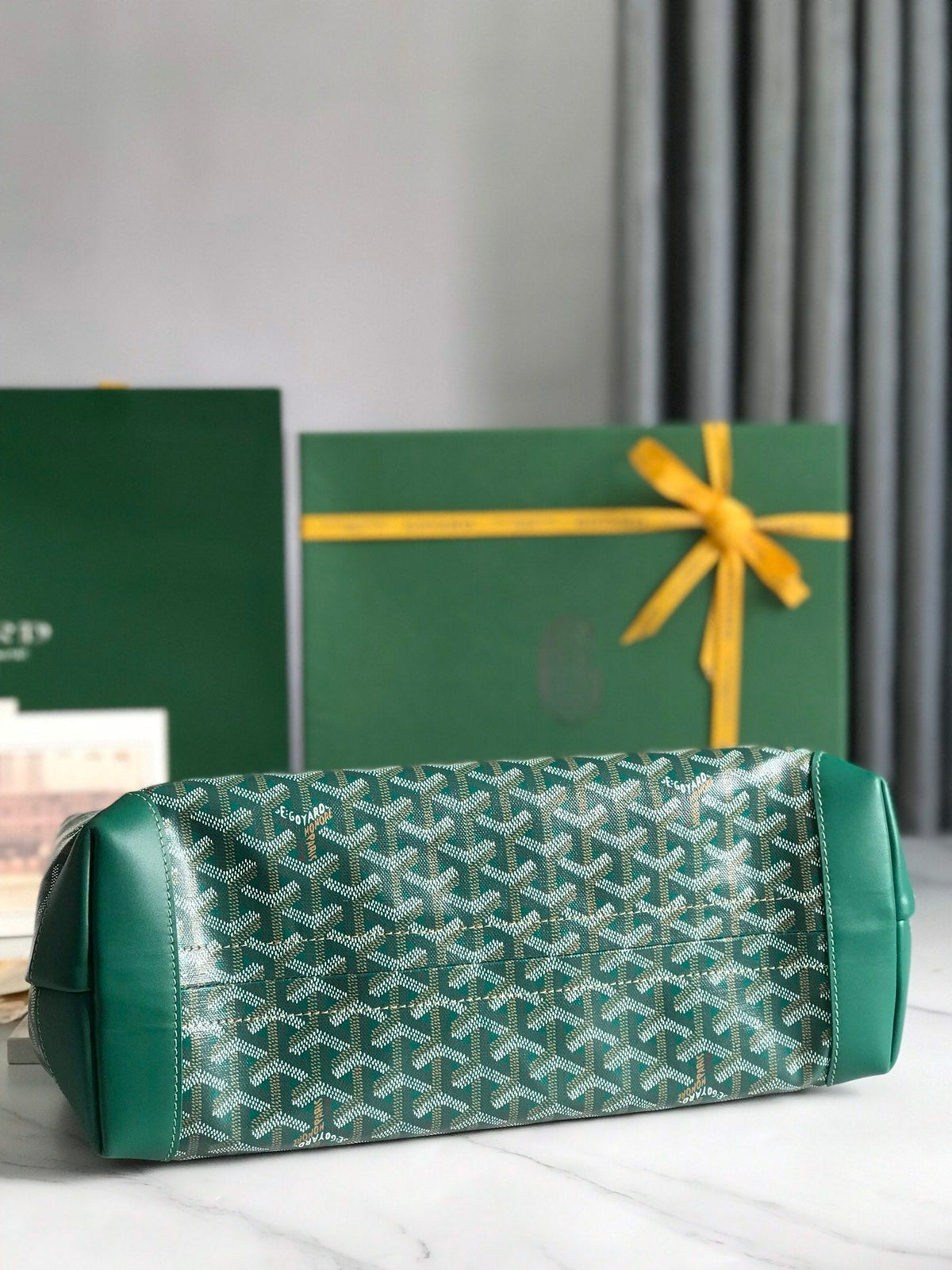 BELLECHASSE BIAUDE PM BAG 36 IN GREEN GOYARDINE CANVAS AND CALFSKIN TRIM