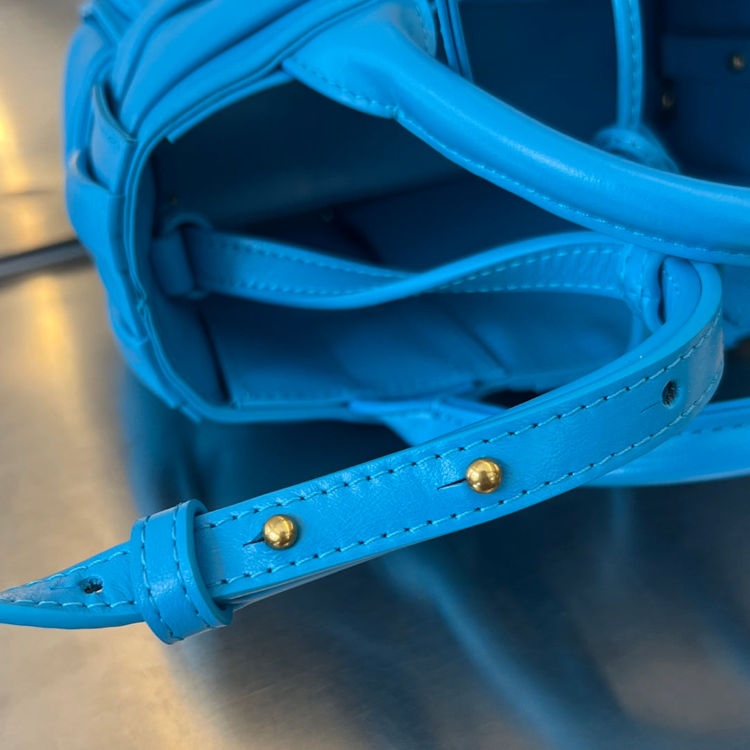 CANDY ARCO TOTE 20 IN CERULEAN BLUE SOFT LAMBSKIN
