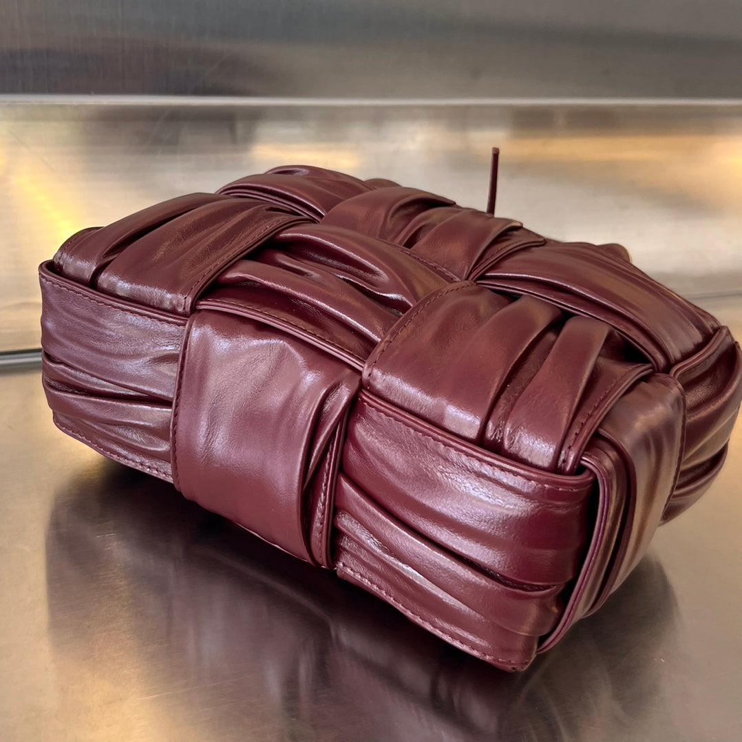 CANDY ARCO TOTE 20 IN WINE RED SOFT LAMBSKIN