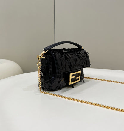 BAGUETTE MINI 19 IN BLACK SEQUINS GOLD HARDWARE