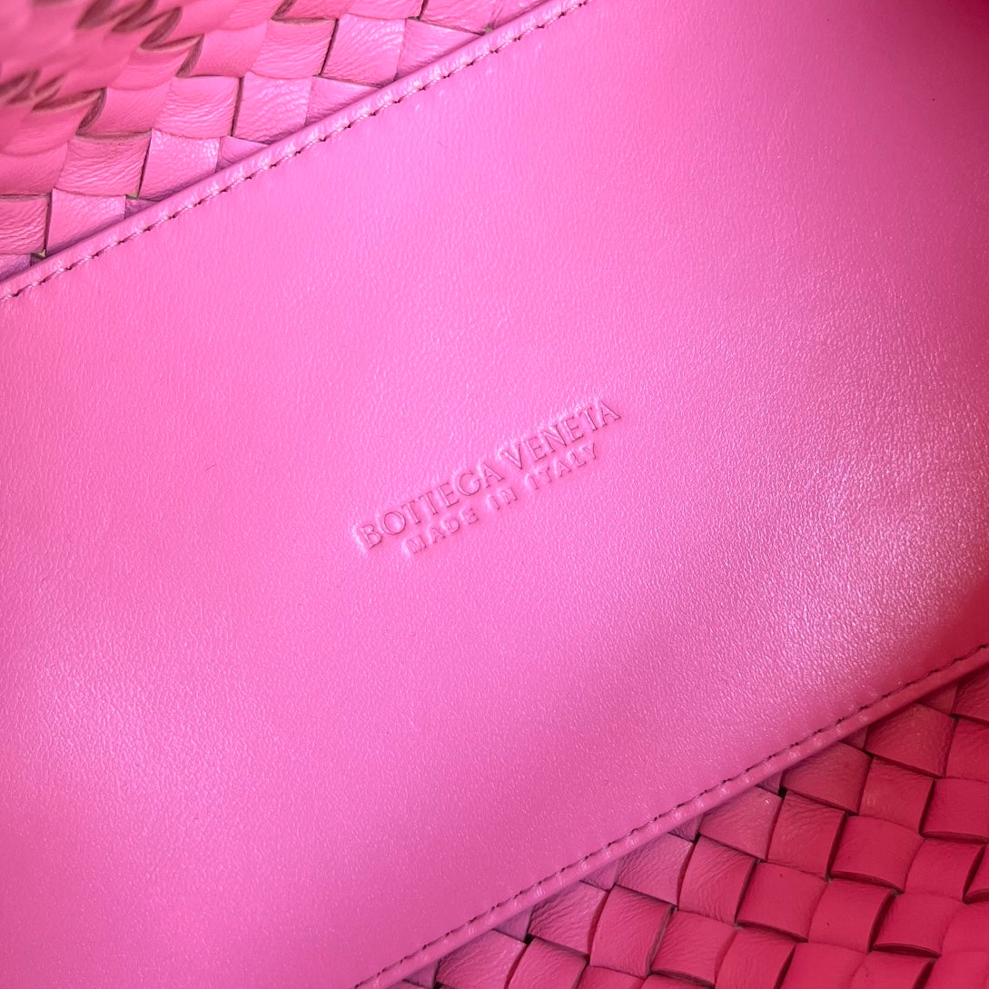 MINI CABAT 20 IN ROSE PINK LAMBSKIN