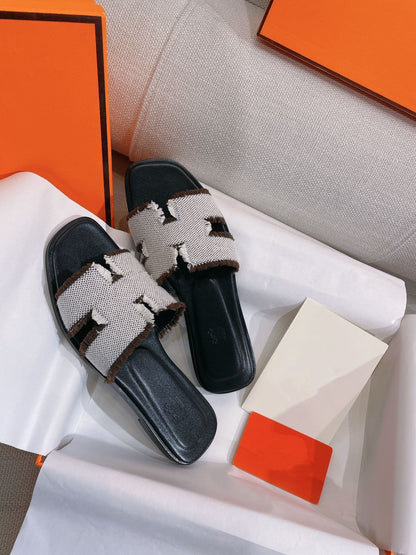 0RAN SANDAL BLACK CANVAS