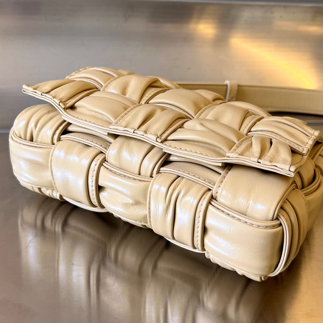 MINI CASSETTE 19 IN BLOND BEIGE SOFT LAMBSKIN