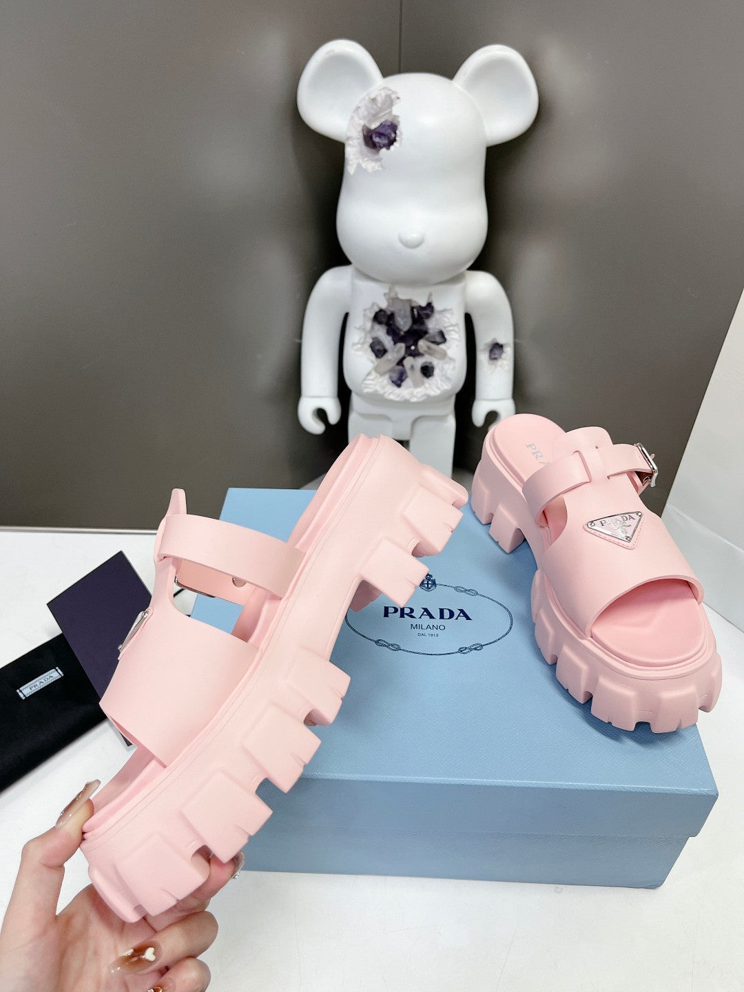 MONOLITH SLIPPER SANDALS IN LIGHT PINK RUBBER