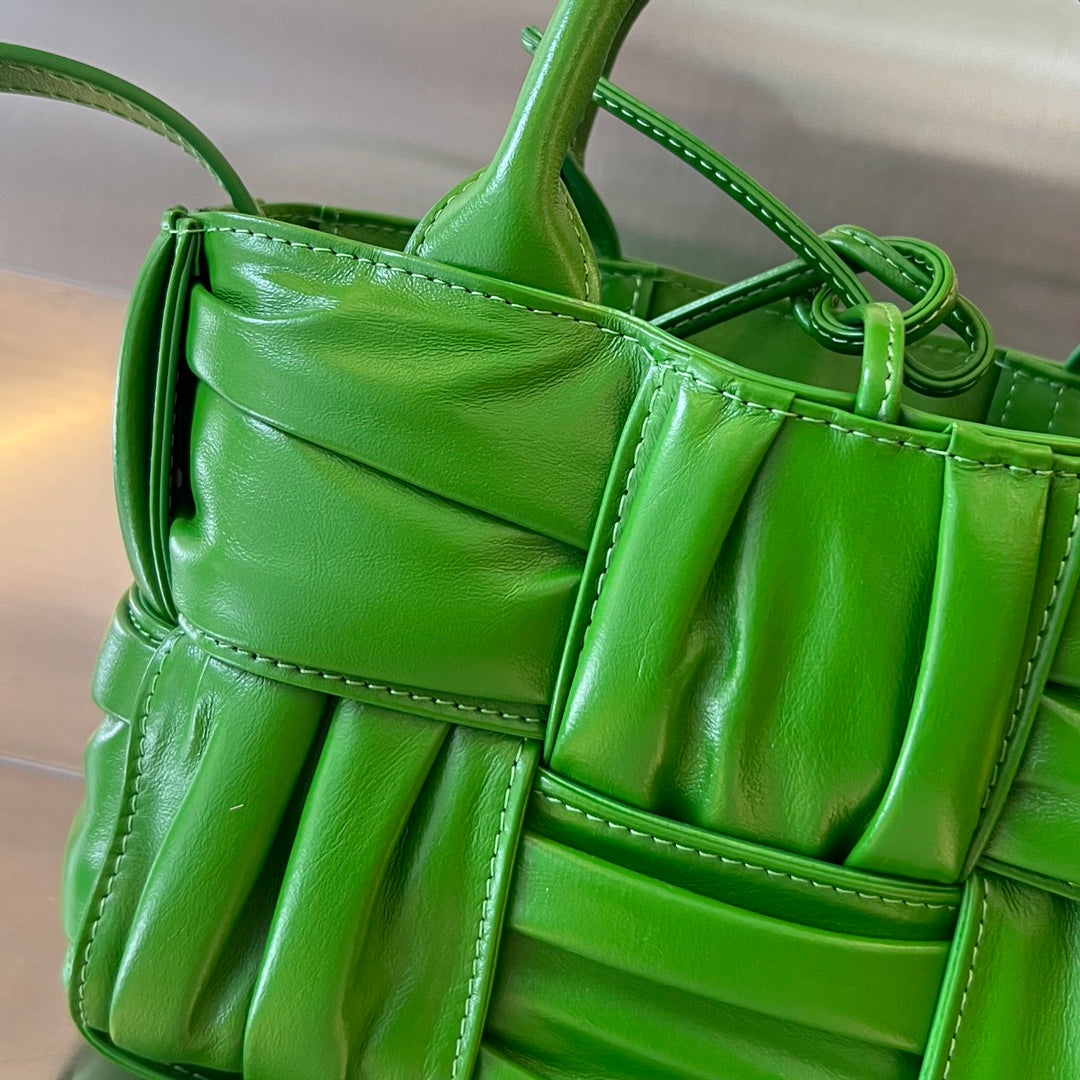 CANDY ARCO TOTE 20 IN GREEN SOFT LAMBSKIN