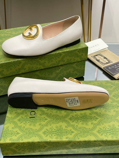BLONDIE LOGO-PLAQUE LOAFERS IN WHITE CALFSKIN WITH GOLD HARDWARE