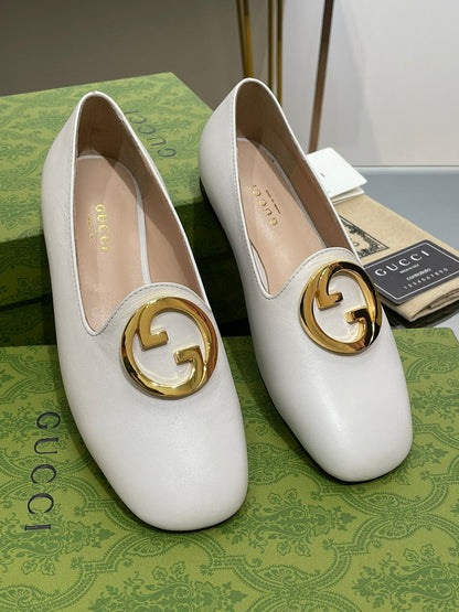 BLONDIE LOGO-PLAQUE LOAFERS IN WHITE CALFSKIN WITH GOLD HARDWARE