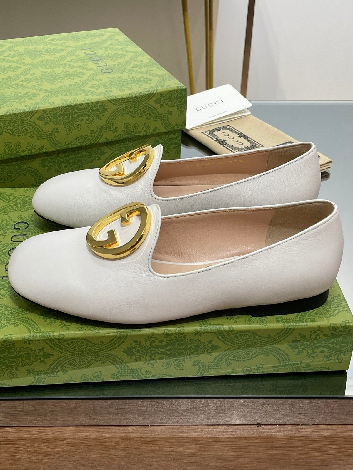 BLONDIE LOGO-PLAQUE LOAFERS IN WHITE CALFSKIN WITH GOLD HARDWARE