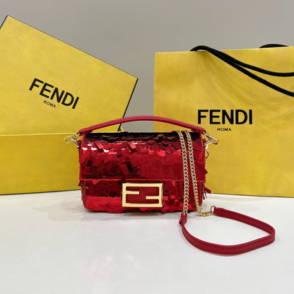 BAGUETTE MINI 19 IN RED SEQUINS GOLD HARDWARE