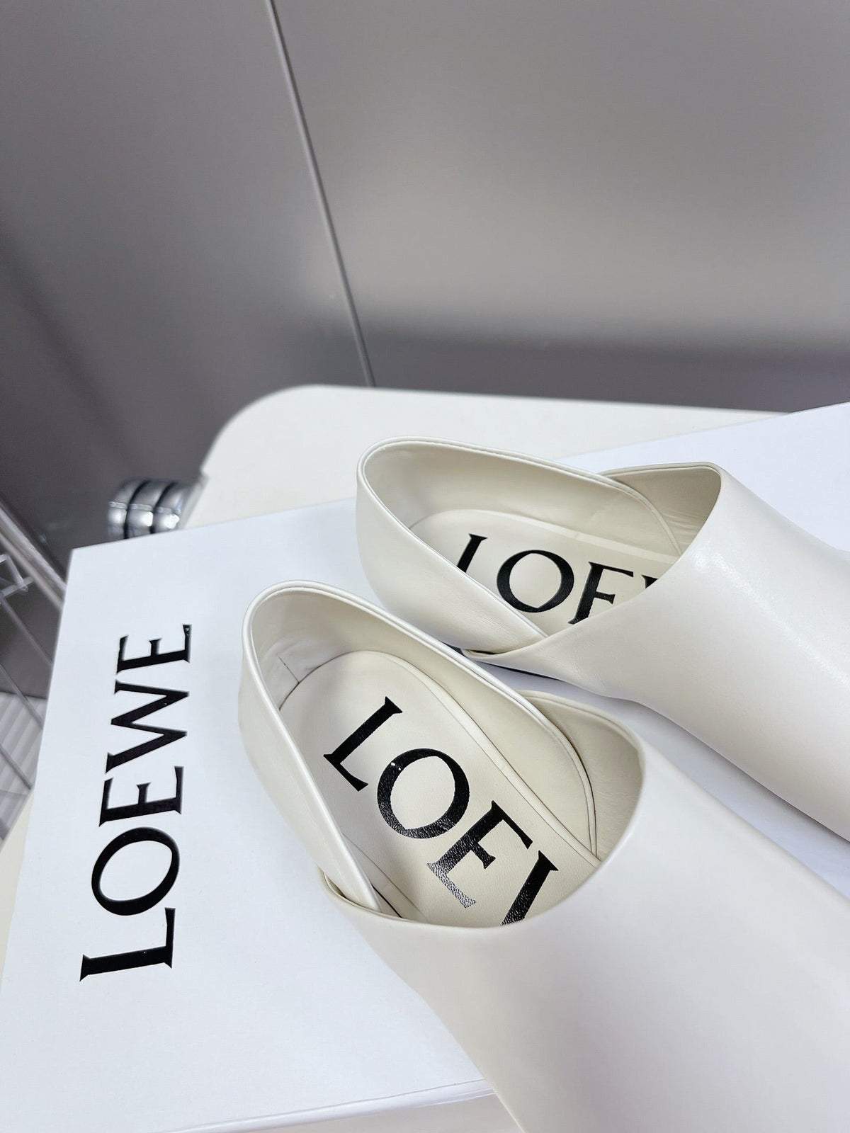 LW TOY SLIPPER WHITE CALFSKIN