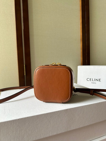 MINI VANITY CASE CUIR TRIOMPHE 9 IN BRONZE BROWN SMOOTH CALFSKIN