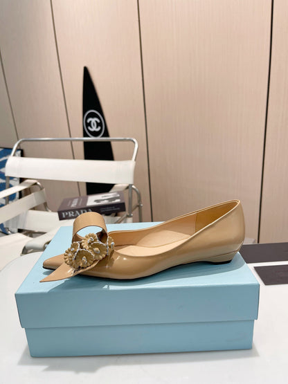 BALLET FLATS POINTED TOE IN TORTILLA BROWN SHINY CALFSKIN ATTACHED FLOWERS