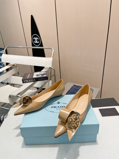 BALLET FLATS POINTED TOE IN TORTILLA BROWN SHINY CALFSKIN ATTACHED FLOWERS