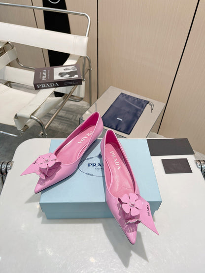 BALLET FLATS POINTED TOE IN PINK SHINY CALFSKIN ATTACHED FLOWERS