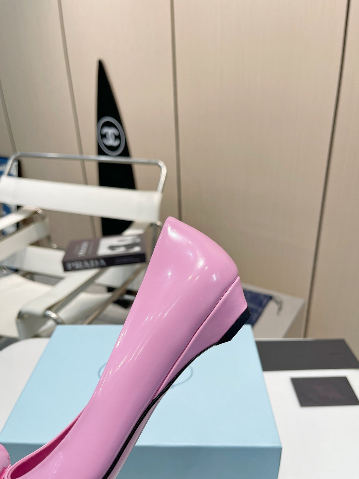BALLET FLATS POINTED TOE IN PINK SHINY CALFSKIN ATTACHED FLOWERS