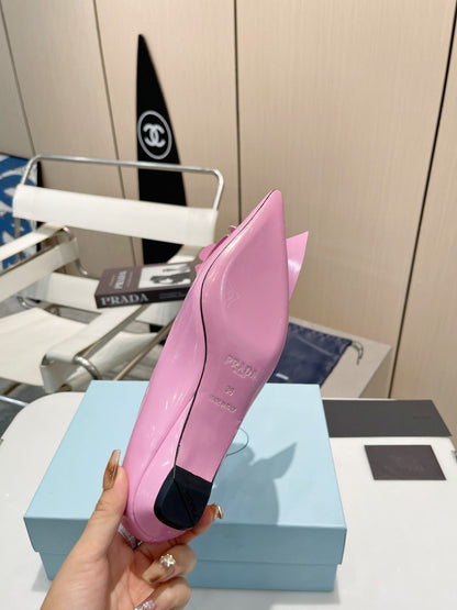 BALLET FLATS POINTED TOE IN PINK SHINY CALFSKIN ATTACHED FLOWERS