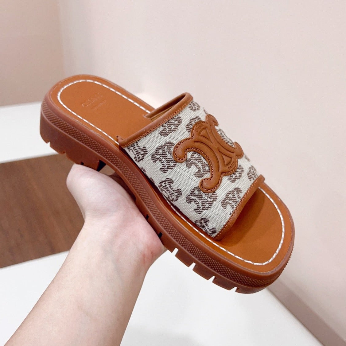 LEA TRIOMPHE PLATFORM SLIDES WOMEN VEGETABLE TANNED CALFSKIN BROWN/WHITE
