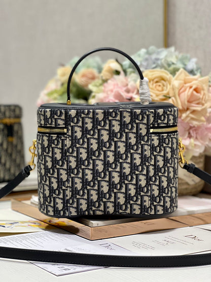 CARO SMALL 24 VANITY CASE IN BLUE MONOGRAM OBLIQUE JACQUARD FABRIC
