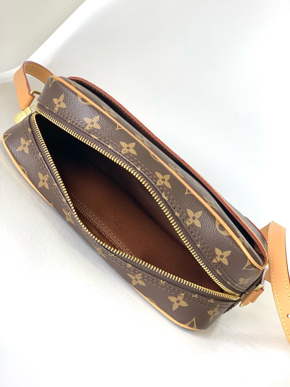 TROCADERO MEDIUM MESSENGER BAG 27 IN BEIGE AND BROWN MONOGRAM COATED CANVAS