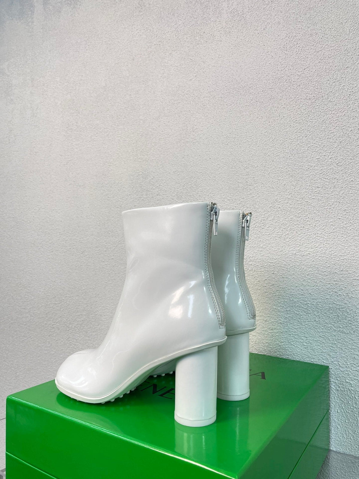 ATOMIC ANKLE BOOT IN WHITE CALFSKIN 75 MM