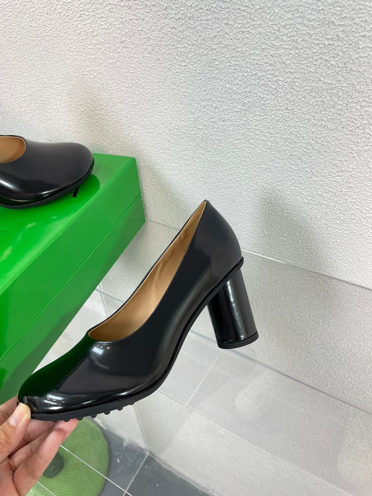 ATOMIC HIGH PUMP 9 CM IN BLACK CALFSKIN