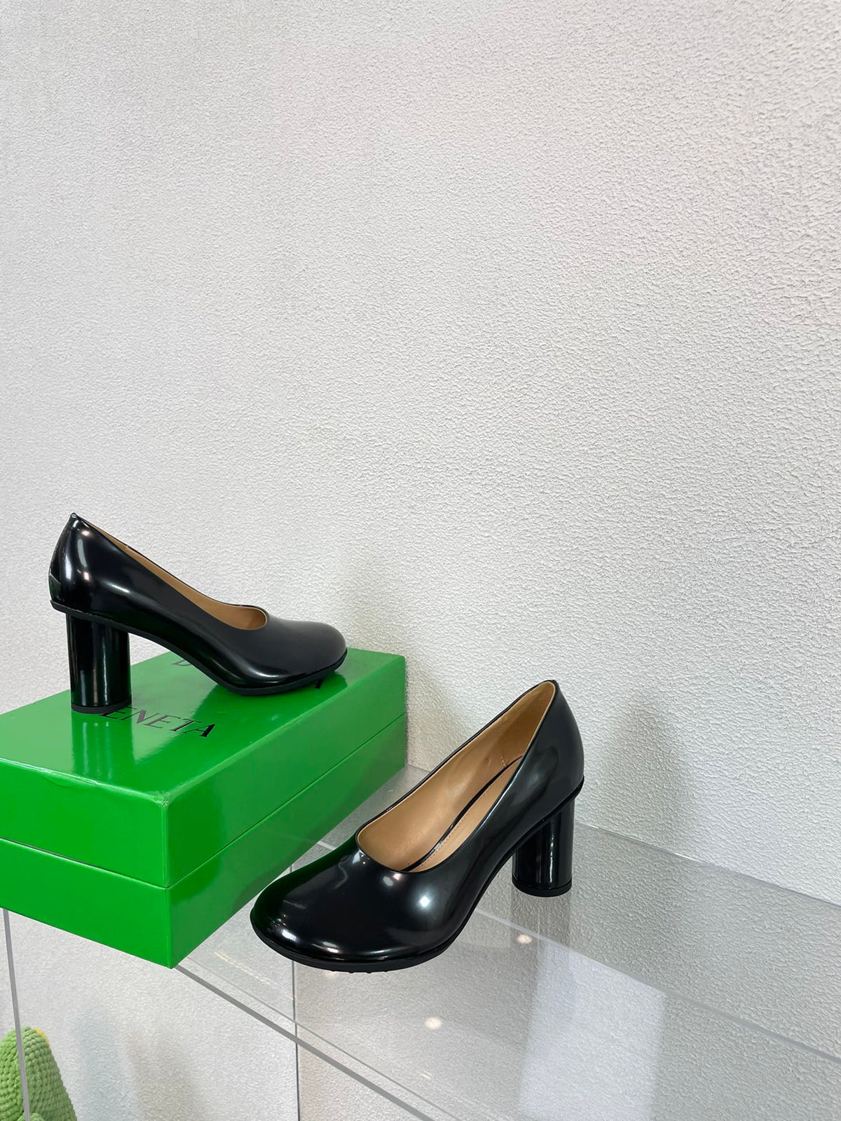 ATOMIC HIGH PUMP 9 CM IN BLACK CALFSKIN