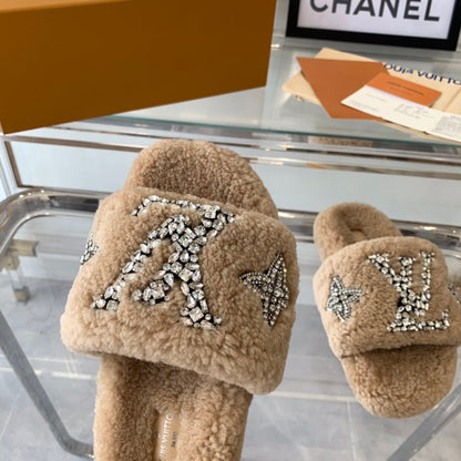 LV WOMEN'S PASEO FLAT SLIPPER IN TAN BROWN FLEECE