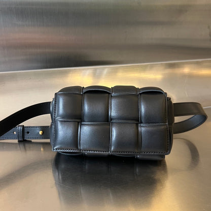 MINI CASSETTE 18 IN BLACK LAMBSKIN